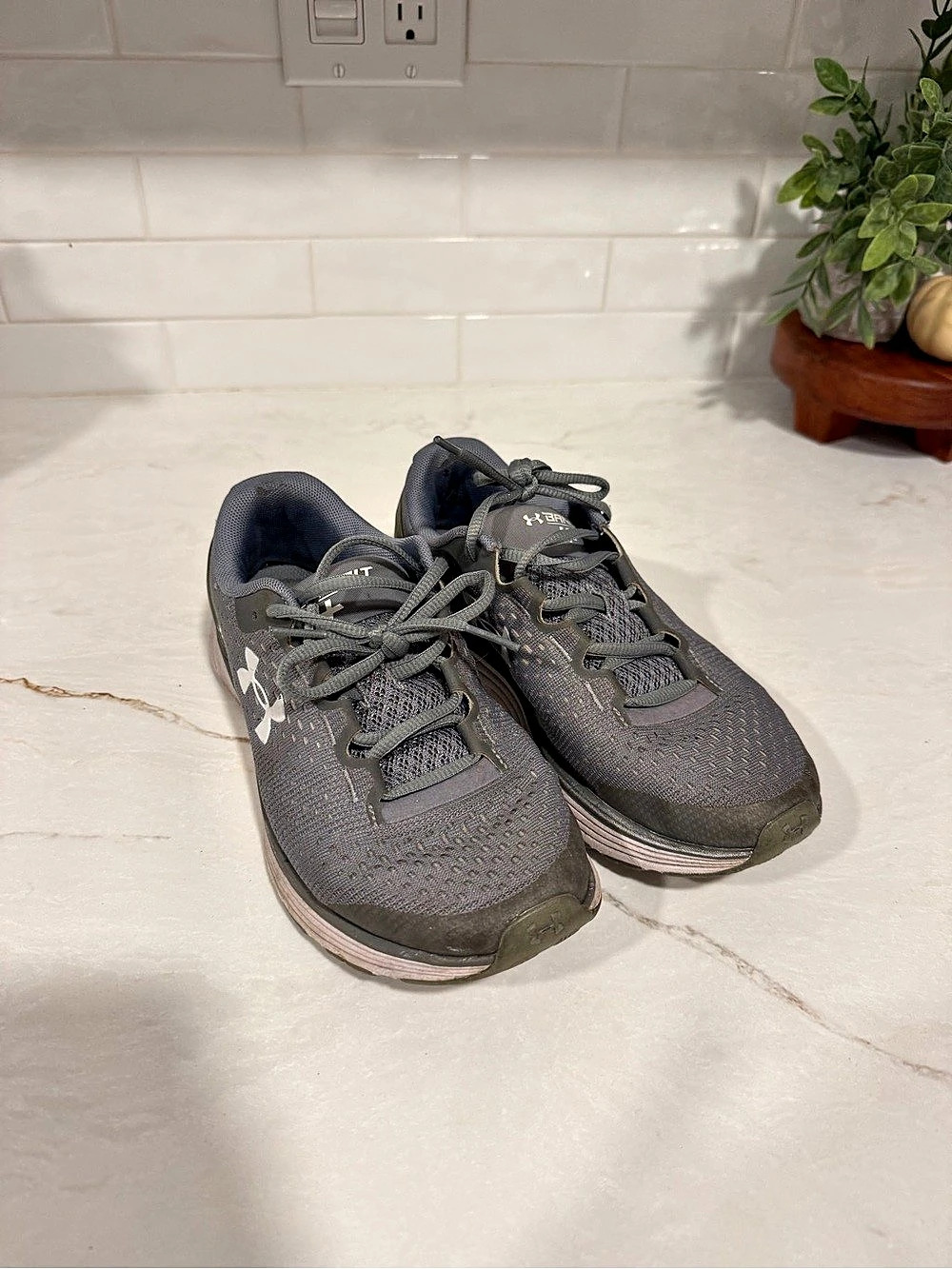 Under Armour Sneakers